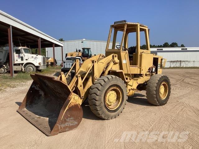 CAT 930 Rataslaadurid