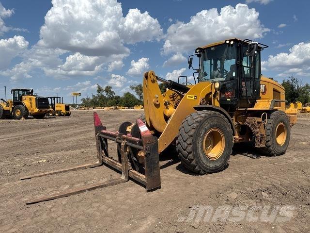 CAT 930M Rataslaadurid