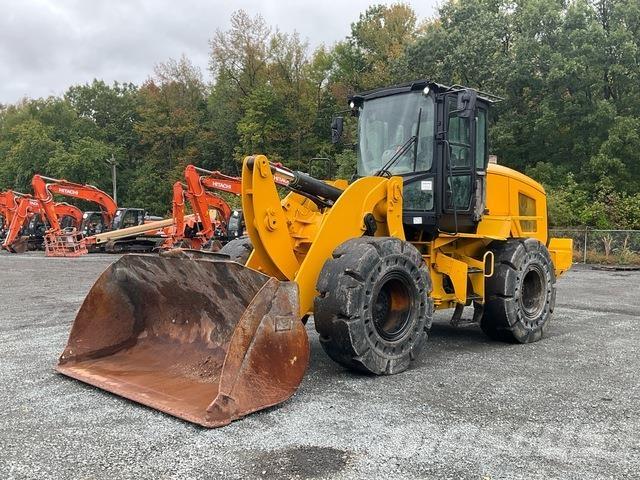 CAT 930M Rataslaadurid
