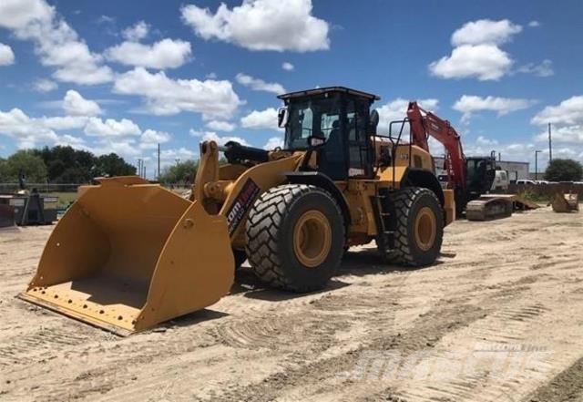 CAT 972 Rataslaadurid
