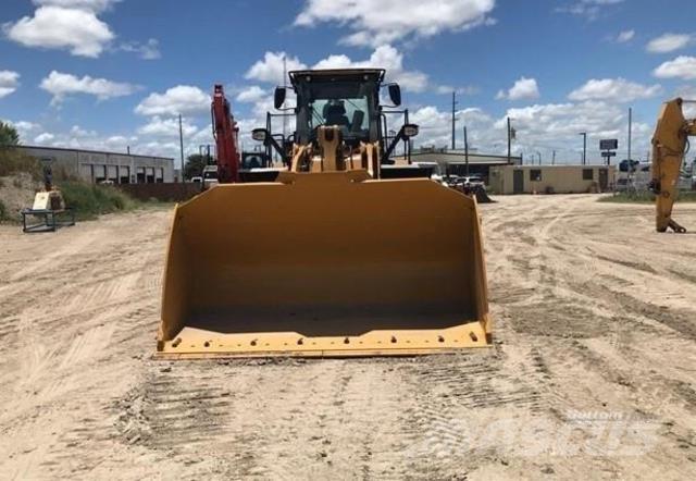 CAT 972 Rataslaadurid