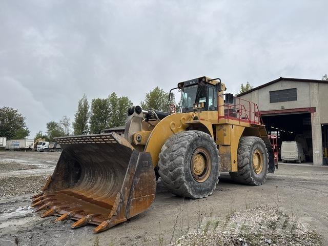 CAT 990 Rataslaadurid
