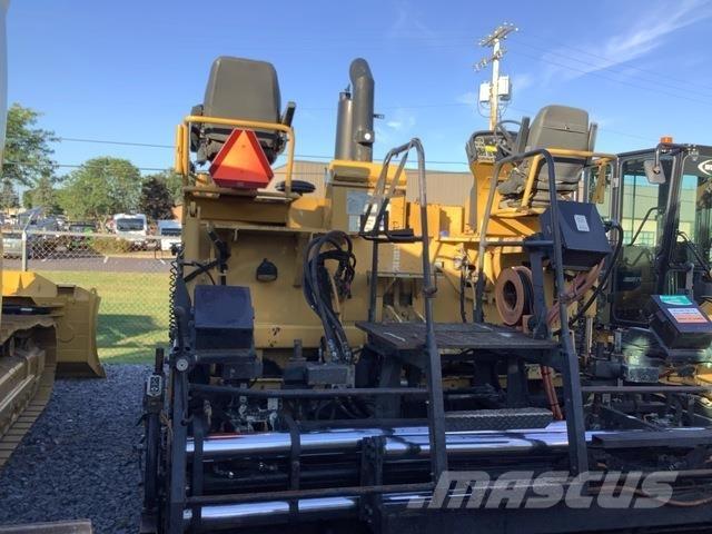 CAT AP-1000D Asfaldilaoturid