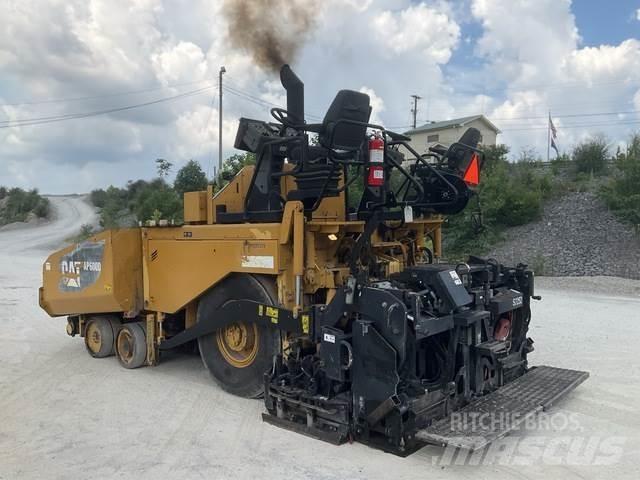 CAT AP-600D Asfaldilaoturid