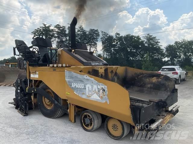 CAT AP-600D Asfaldilaoturid