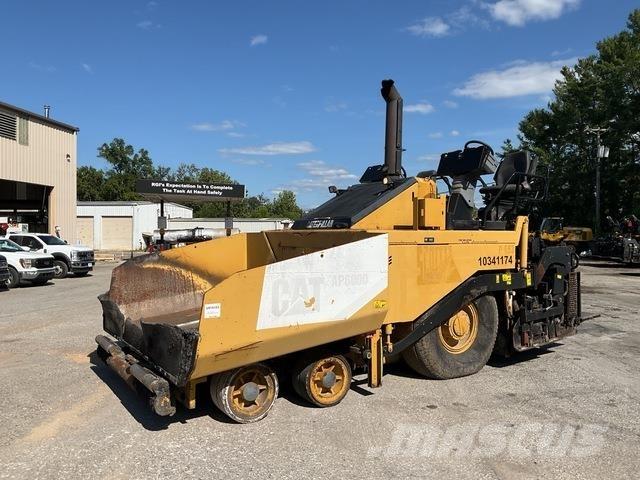 CAT AP-600D Asfaldilaoturid