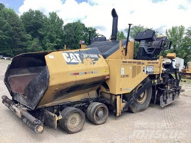 CAT AP1000E Asfaldilaoturid