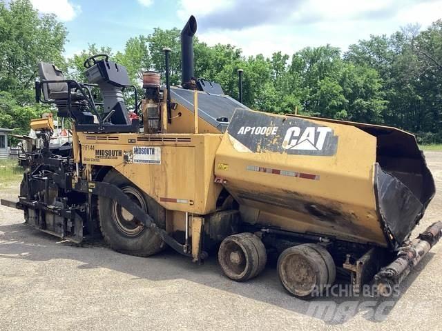 CAT AP1000E Asfaldilaoturid