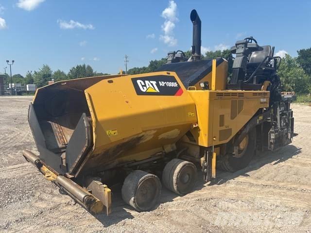 CAT AP1000F Asfaldilaoturid