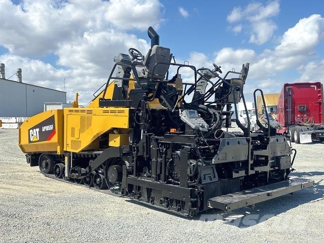 CAT AP1055F Asfaldilaoturid