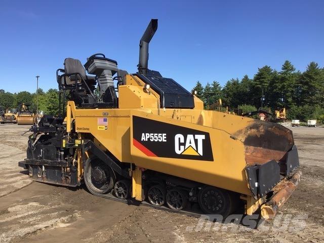 CAT AP555E Asfaldilaoturid