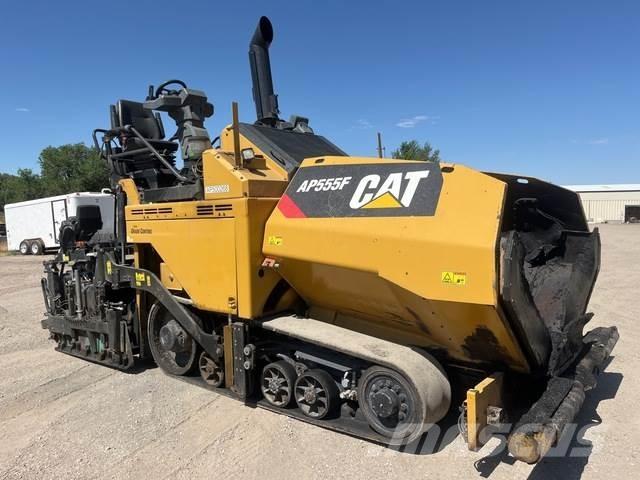 CAT AP555F Asfaldilaoturid