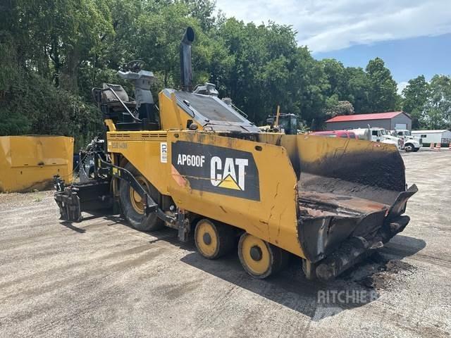 CAT AP600F Asfaldilaoturid