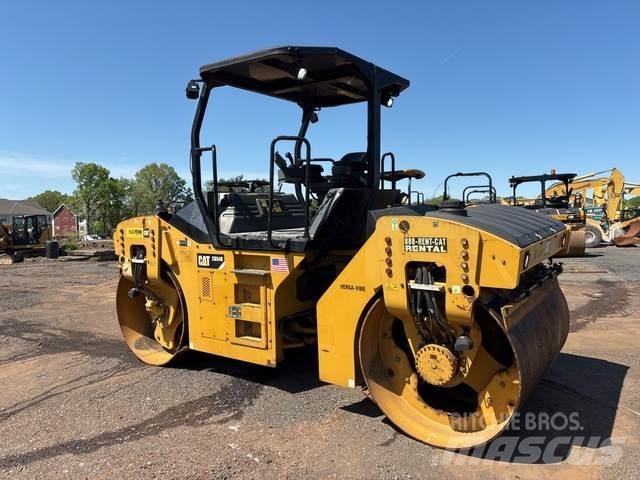 CAT CB-54B Tandemrullid