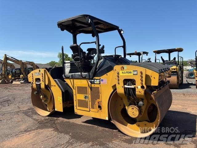 CAT CB-54B Tandemrullid