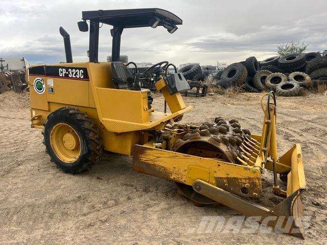 CAT CP-323C Ühe trumliga rullid