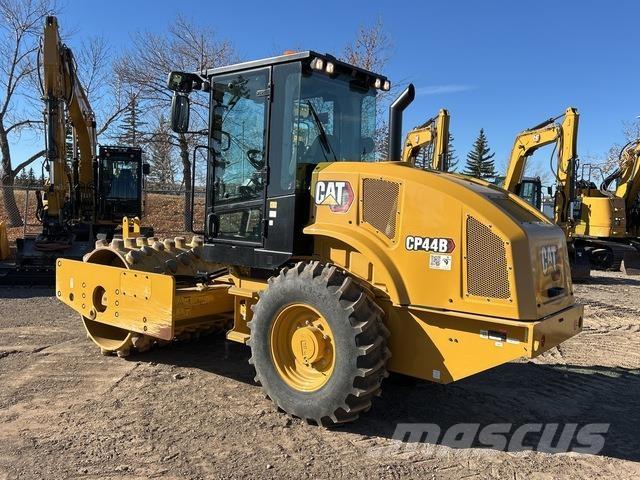 CAT CP44B Ühe trumliga rullid