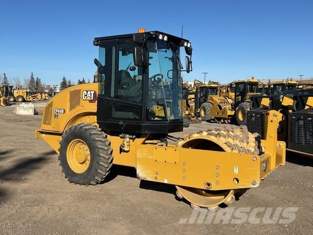 CAT CP44B Ühe trumliga rullid