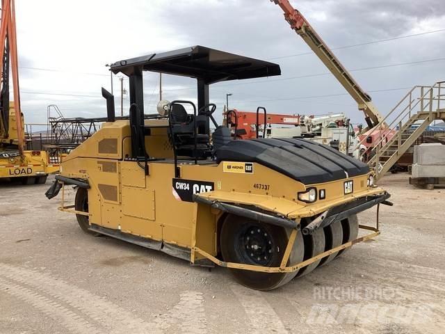 CAT CW34 Pneumorehvidega rullid