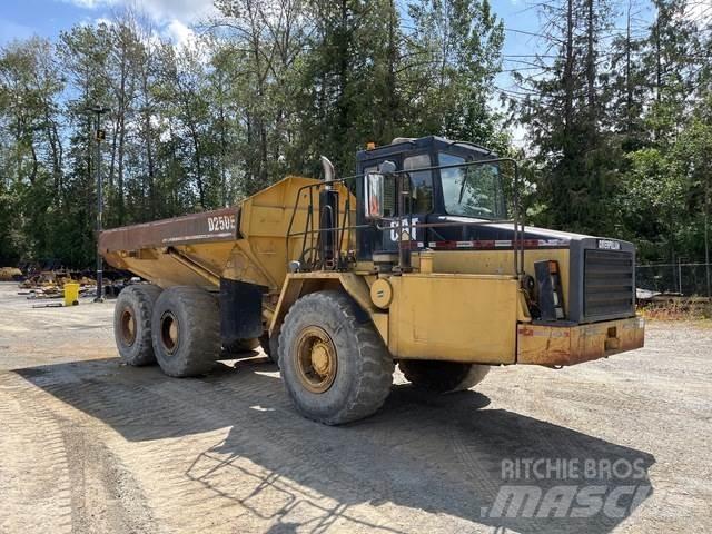 CAT D250E Liigendraamiga pinnaseveokid