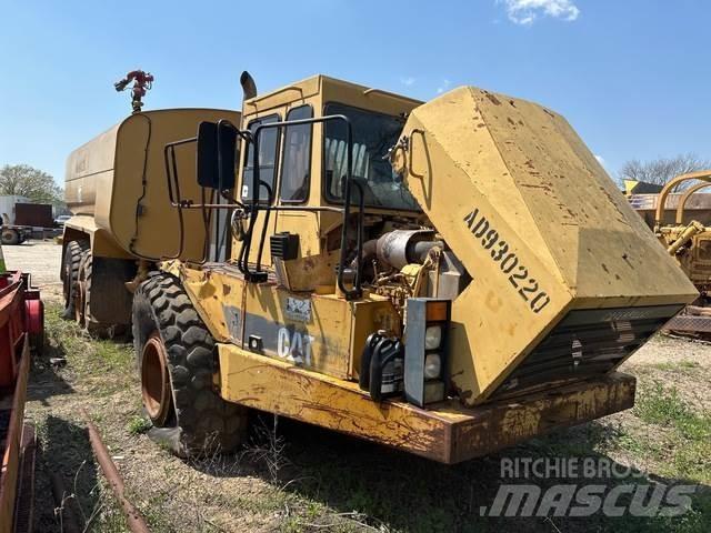 CAT D300D Veepaagiga autod
