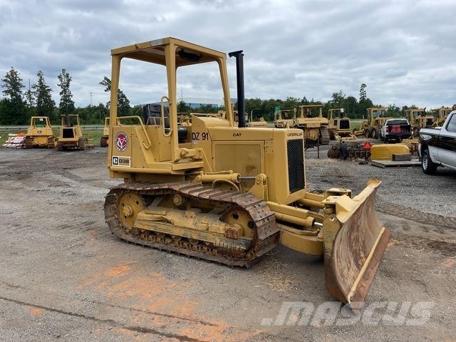 CAT D3B Buldooserid