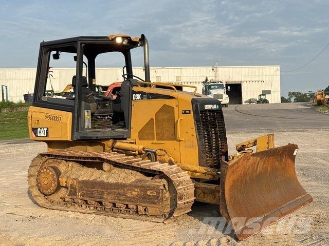 CAT D3K XL Buldooserid