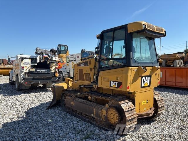 CAT D3K2 XL Buldooserid