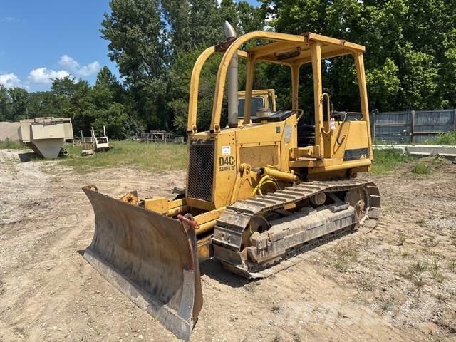 CAT D4C Buldooserid