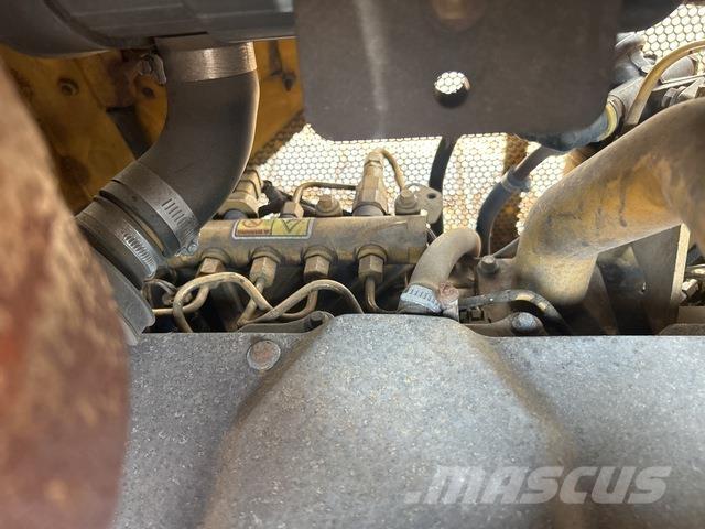 CAT D4K LGP Buldooserid