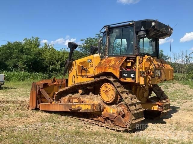 CAT D5 Buldooserid