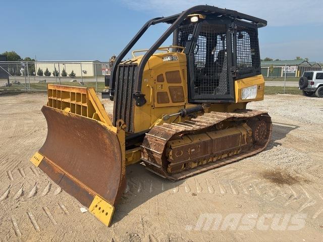 CAT D5K2 XL Buldooserid