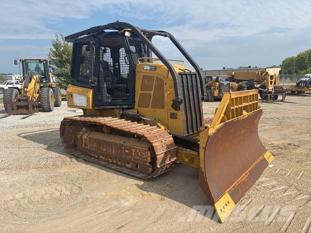 CAT D5K2 XL Buldooserid