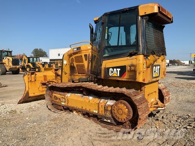 CAT D5K2 XL Buldooserid