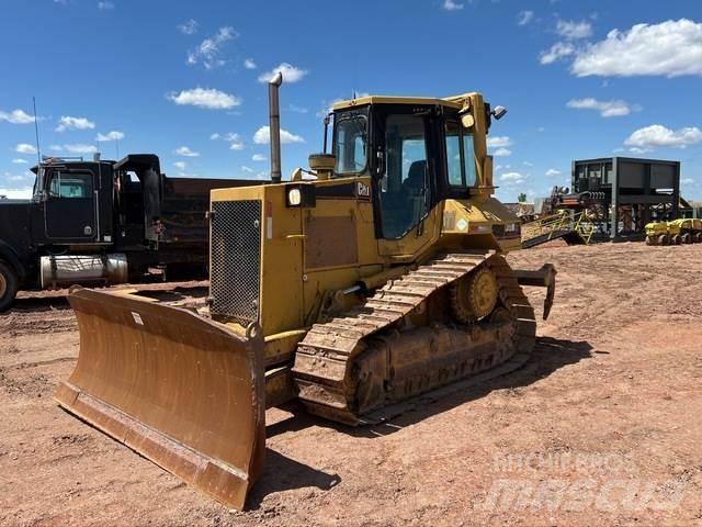 CAT D5M Buldooserid