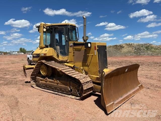 CAT D5M Buldooserid