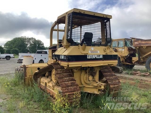 CAT D5M XL Buldooserid