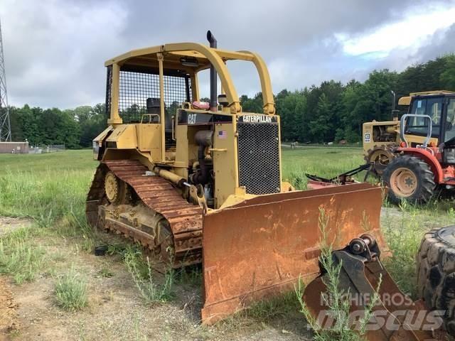 CAT D5M XL Buldooserid