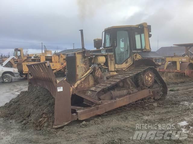 CAT D6 Buldooserid