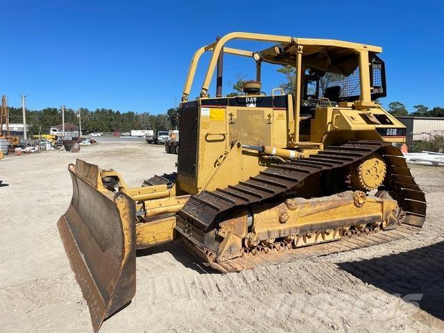 CAT D6M Buldooserid