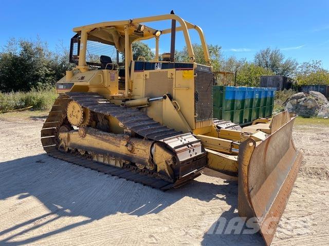 CAT D6M Buldooserid