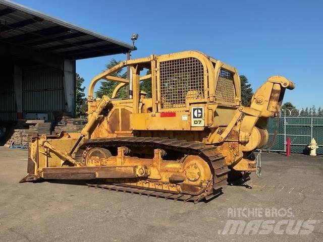 CAT D7 Buldooserid