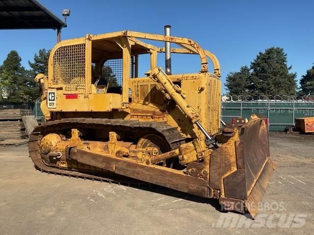 CAT D7 Buldooserid
