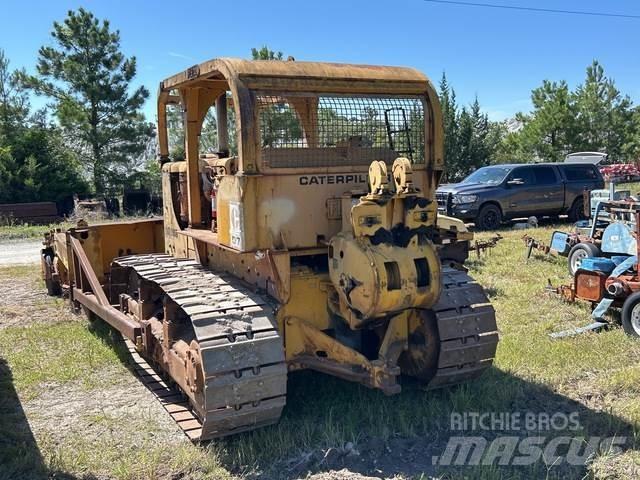 CAT D7 Buldooserid