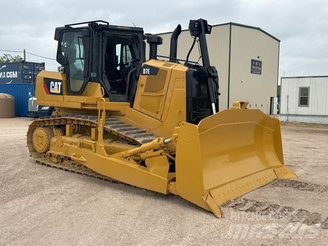 CAT D7E Buldooserid