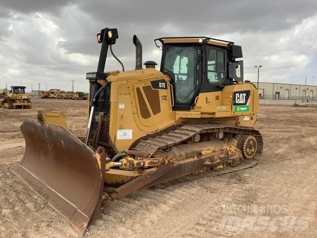 CAT D7E Buldooserid