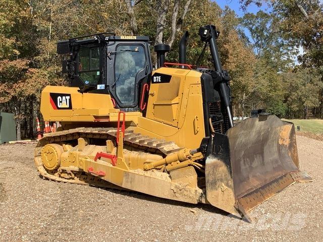 CAT D7E Buldooserid
