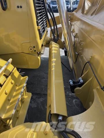 CAT D8T Buldooserid