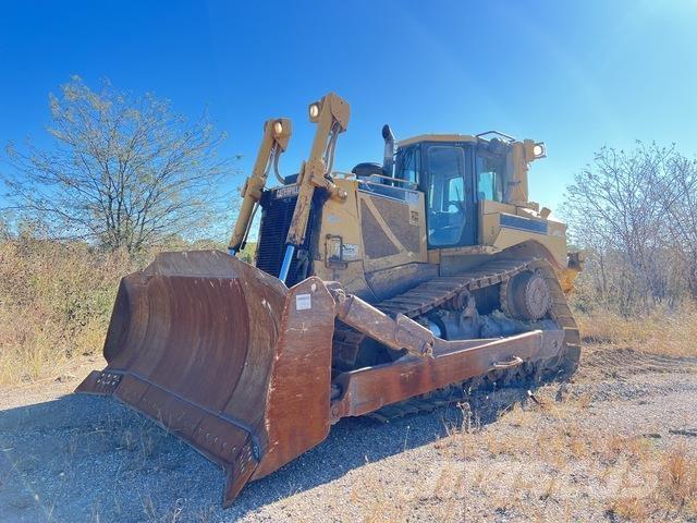CAT D8T Buldooserid