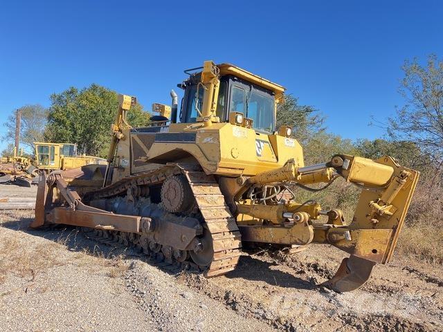 CAT D8T Buldooserid